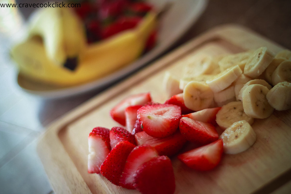 Pancakes with Strawberries & Bananas