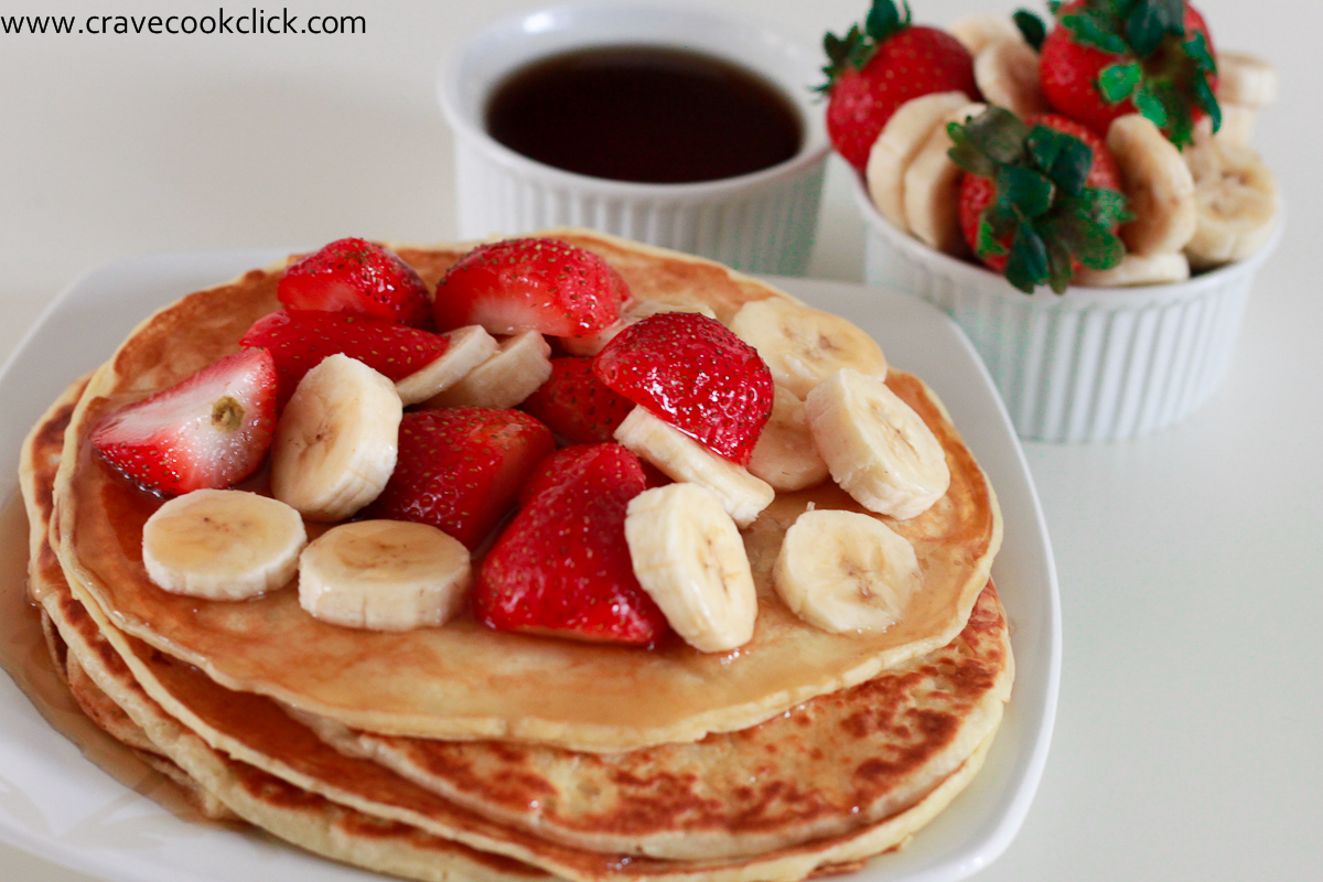 Pancakes with Strawberries & Bananas