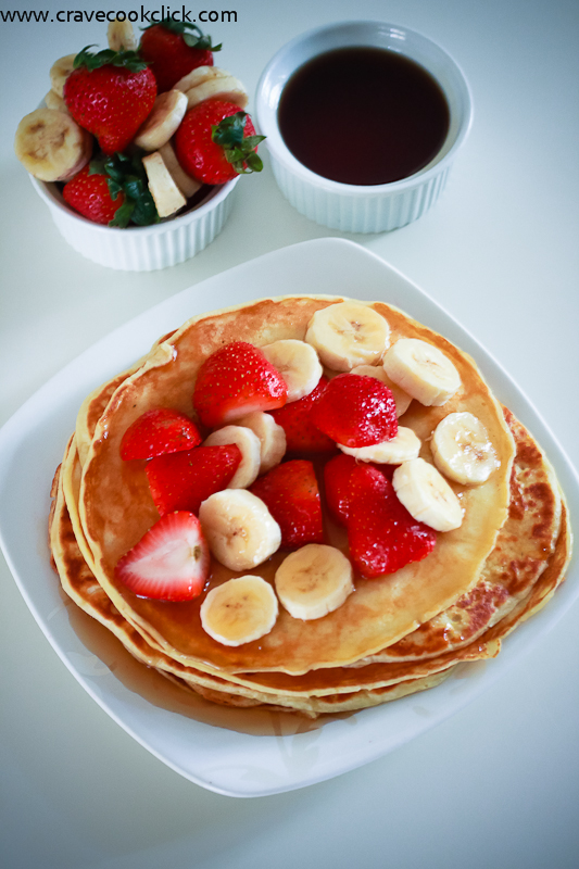 Pancakes with Strawberries & Bananas