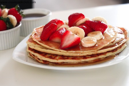 Pancakes with Strawberries & Bananas