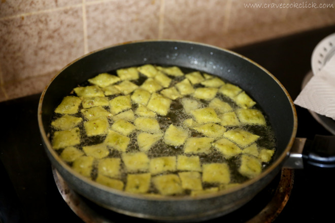 Methi Shankarpale Recipe-Crunchy Diwali Delicacy