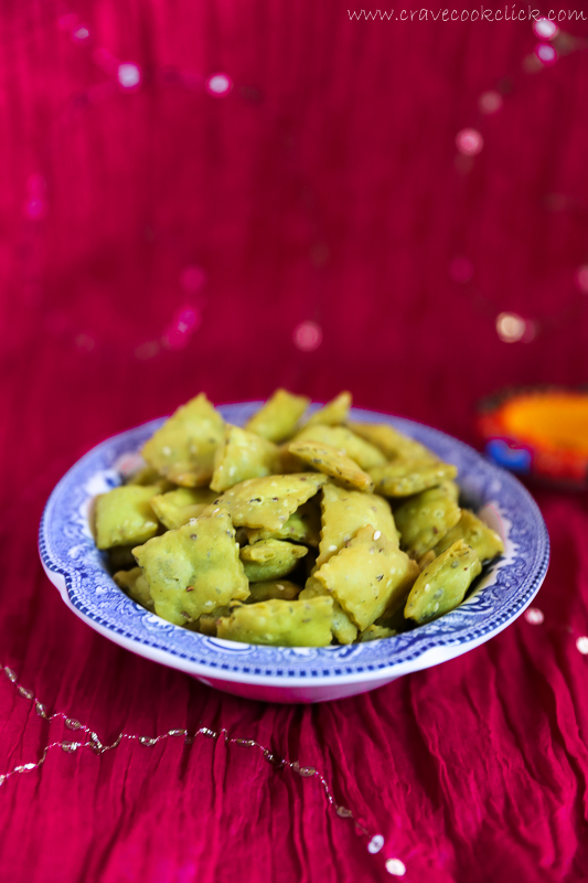 Methi Shankarpale Recipe-Crunchy Diwali Delicacy