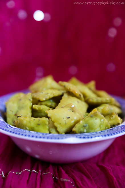 Methi Shankarpale Recipe-Crunchy Diwali Delicacy