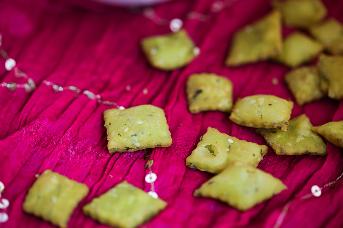 Methi Shankarpale Recipe-Crunchy Diwali Delicacy