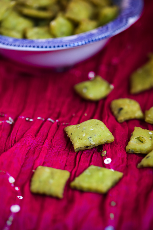 Methi Shankarpale Recipe-Crunchy Diwali Delicacy