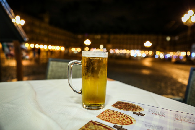 Most bars and restaurants in Spain will only have one beer on tap (though some will have a standard lager and a non-alcoholic version, while a few others will have a pale larger and a dark one).  Beer on the whole is sold in very small glasses in Spain. But it isn't all bad news - the Spanish like their beer very cold, you might even be served a glass that has been kept in a freezer! 