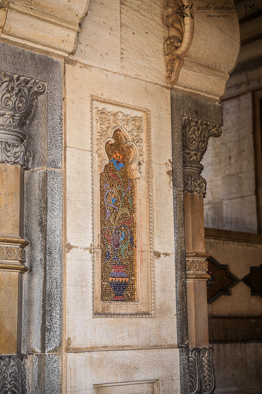 During the construction, modern amenities like elevators were added. One can see multi-coloured marbles, tiles, opulent designs and various art works in the interior of the palace.