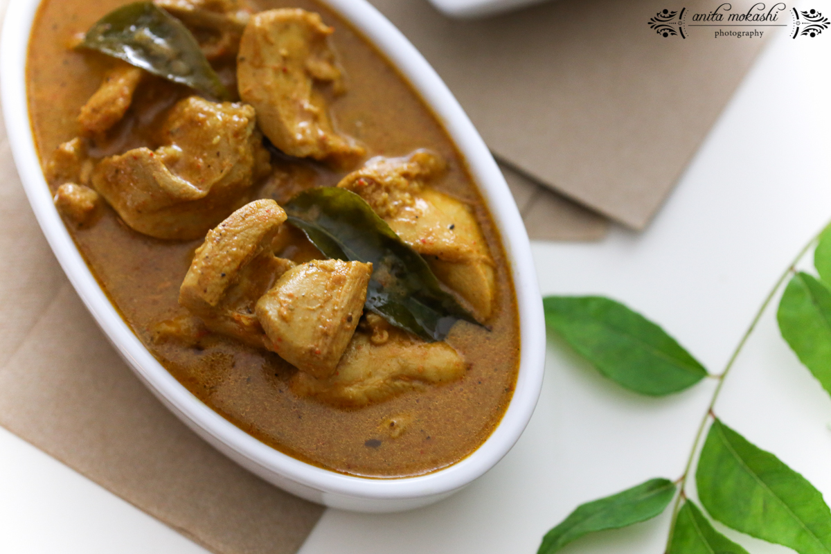 Curry leaves based South Indian chicken curry