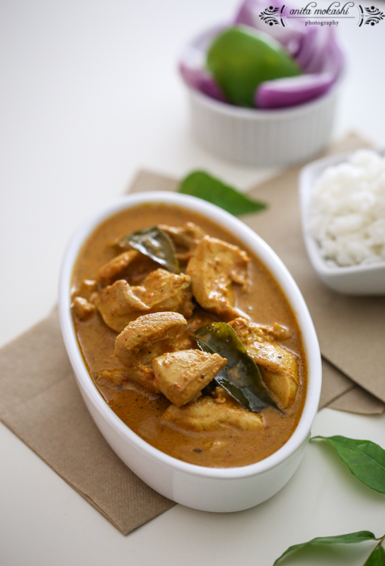 Curry leaves based South Indian chicken curry