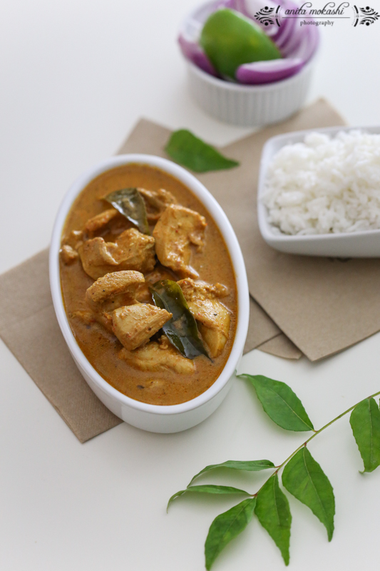 Curry leaves based South Indian chicken curry