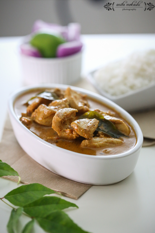 Curry leaves based South Indian chicken curry