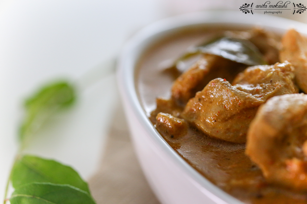 Curry leaves based South Indian chicken curry