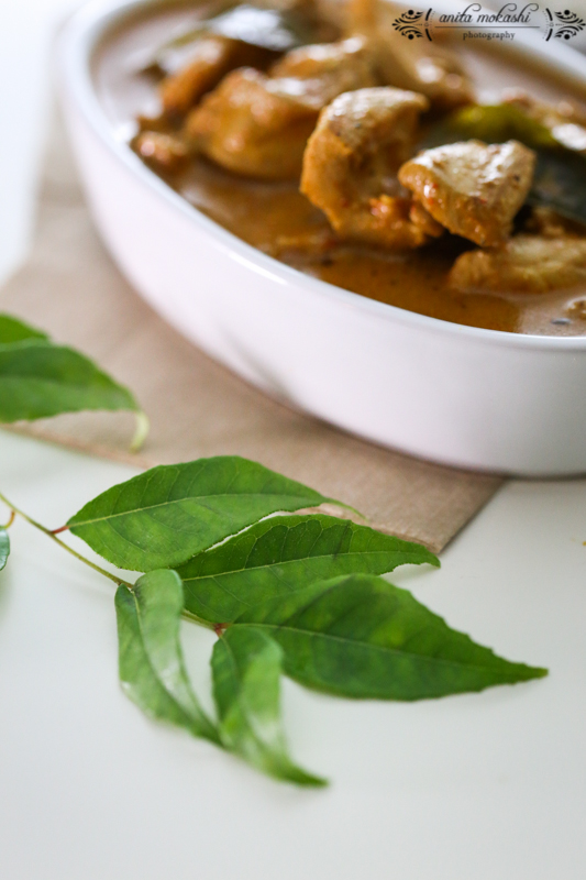 Curry leaves based South Indian chicken curry