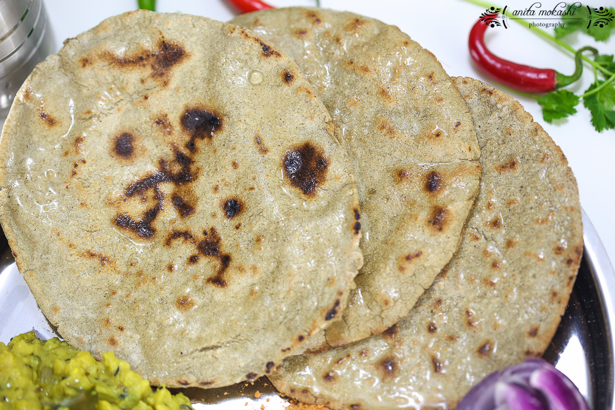 Pithla Thecha Bhakri Recipe