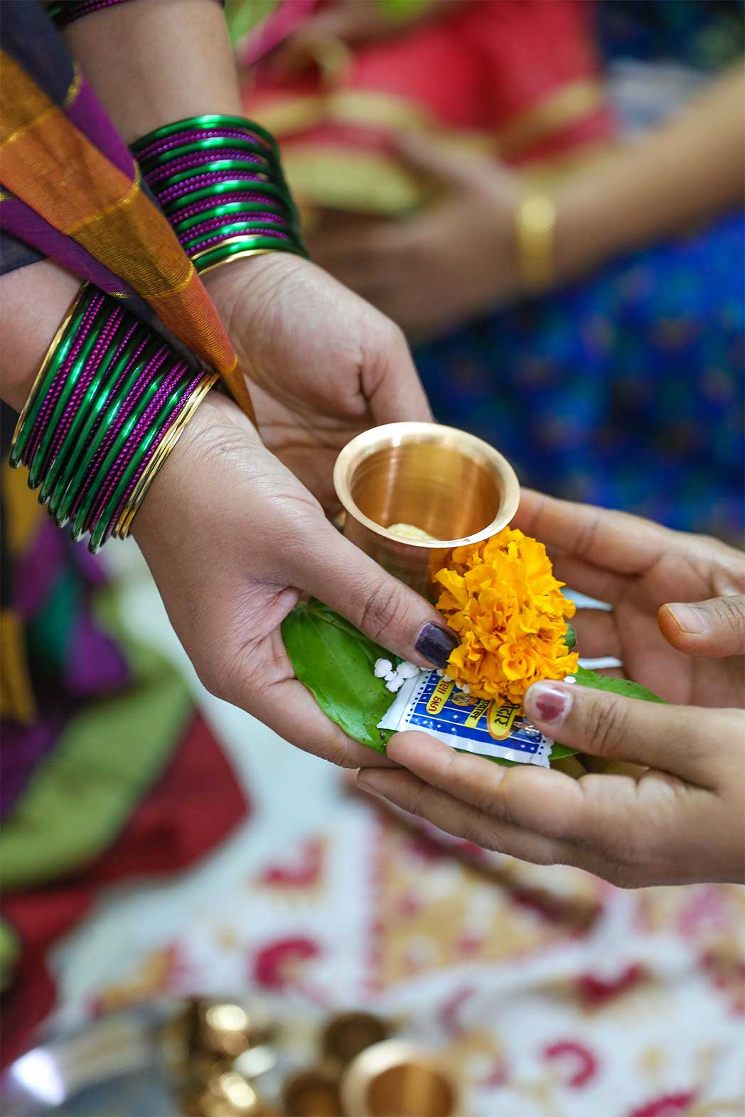 makarsankrant haldikumkum marriedwomen indianfestivals celebrations incredibleindia tilgulladoo