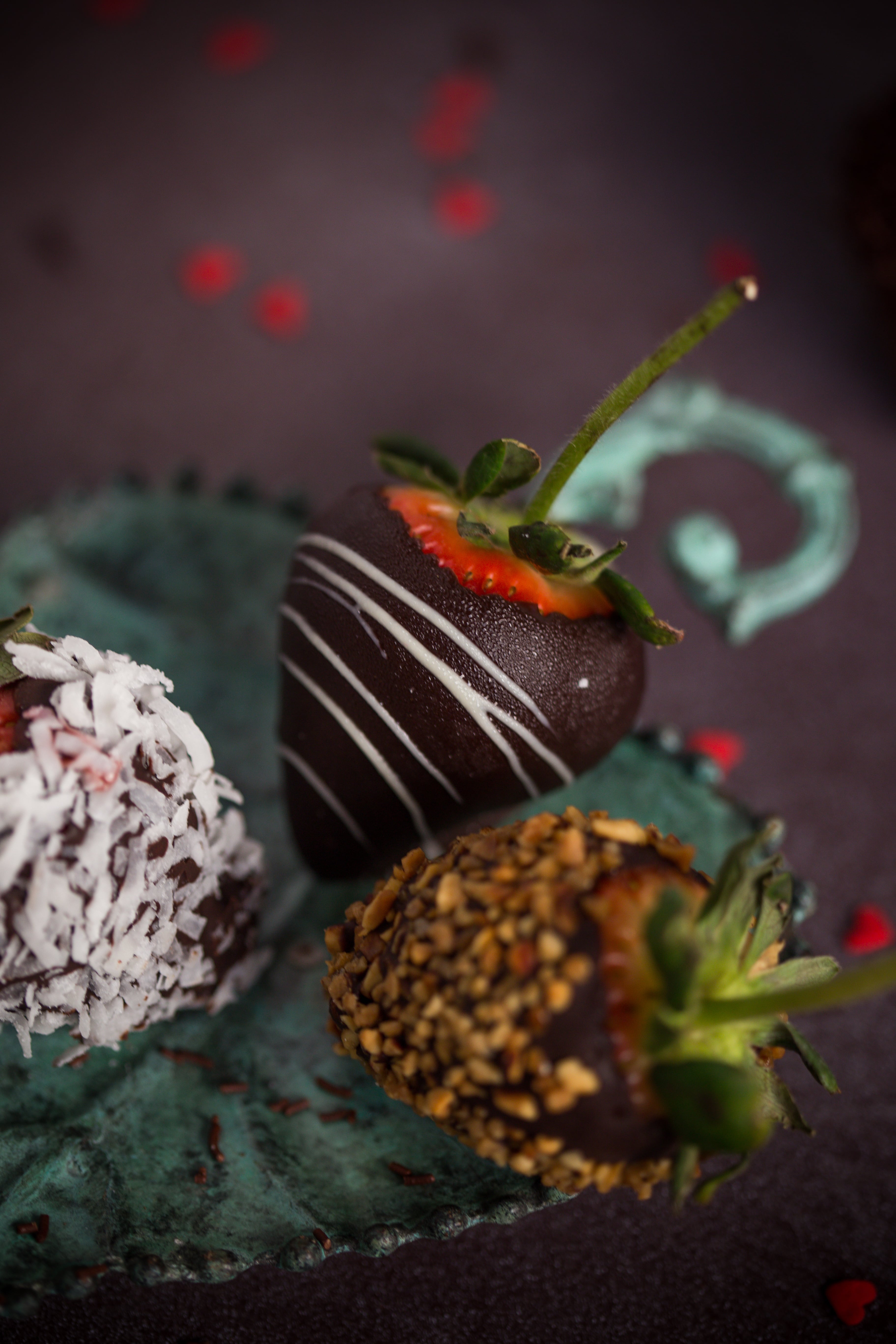  Valentines day 2016 Valentines day sweets, desserts, chocolate strawberries, happy valentines day, valentines day recipes, sweets, easy recipes, food blog, food photography, Food bloggers, White chocolate, chocolate covered strawberry recipe