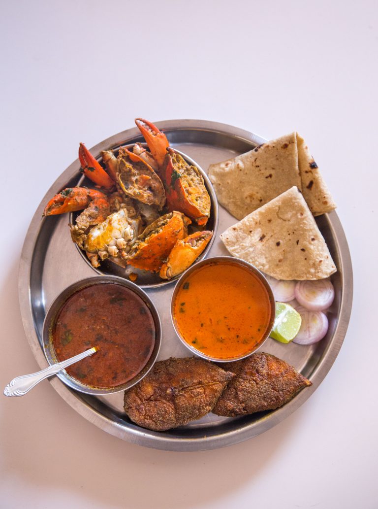 malavani recipes, crab curry, khekda rassa, indian recipes, food photography, seafood recipes, surmai fish fry, fish fry, indian non vegetarian recipes, traditional indian recipes